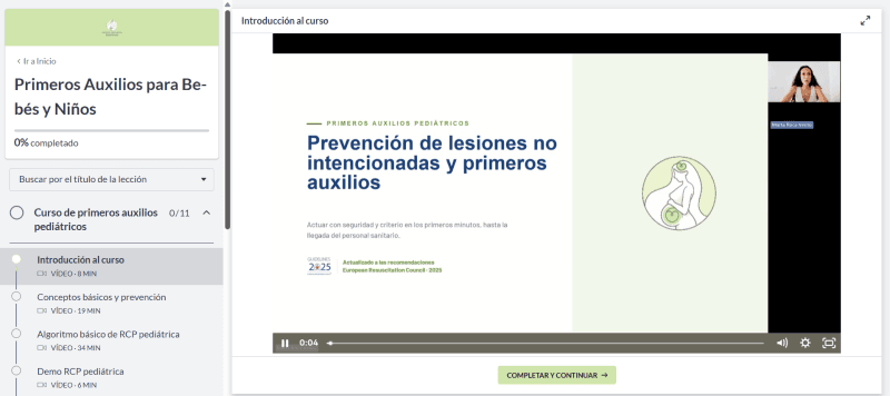 Plataforma del curso online de primeros auxilios para bebés y niños con el temario de lecciones y el vídeo de introducción